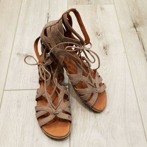 Gentle souls by Kenneth Cole gladiator sandals